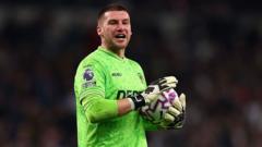 Celtic take goalkeeper Johnstone on loan from Wolves